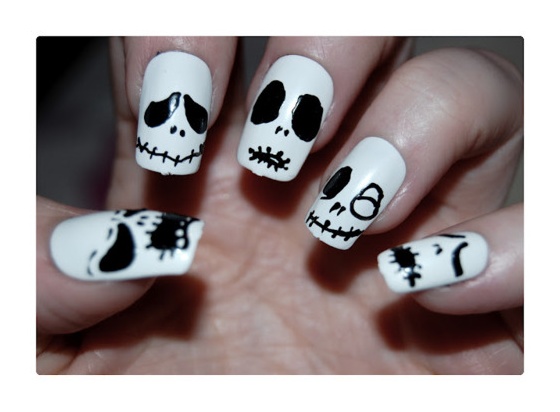 Simple Skull Nails