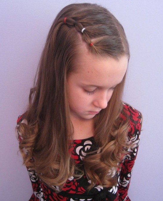 Wavy Hairstyle for Little Girls via