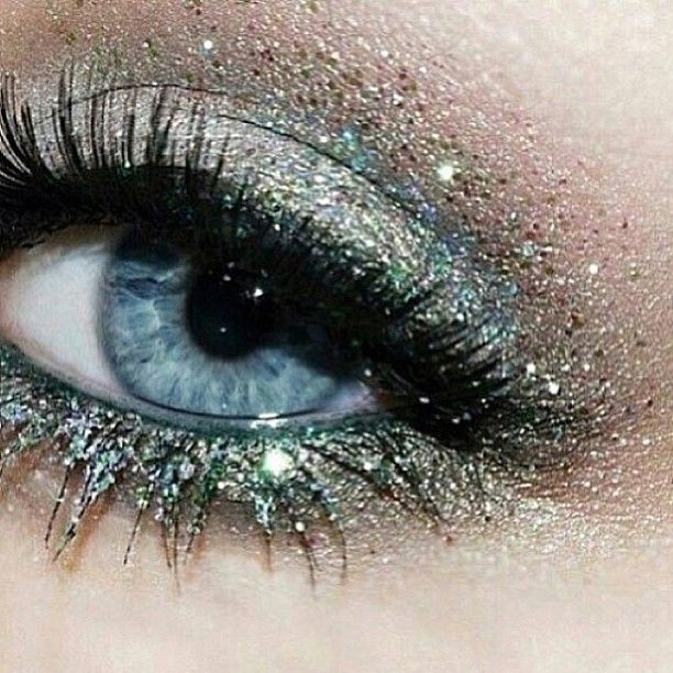 Blue Glitter Eye Makeup for Blue Eyes