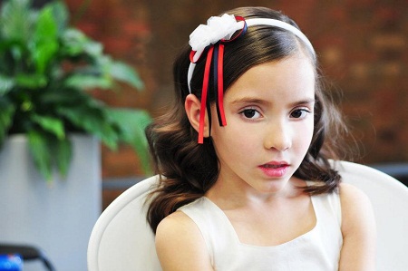 Headband Hairstyle for Your Daughter via