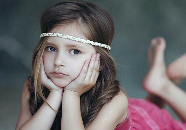 Headband Hairstyle for Your Daughter