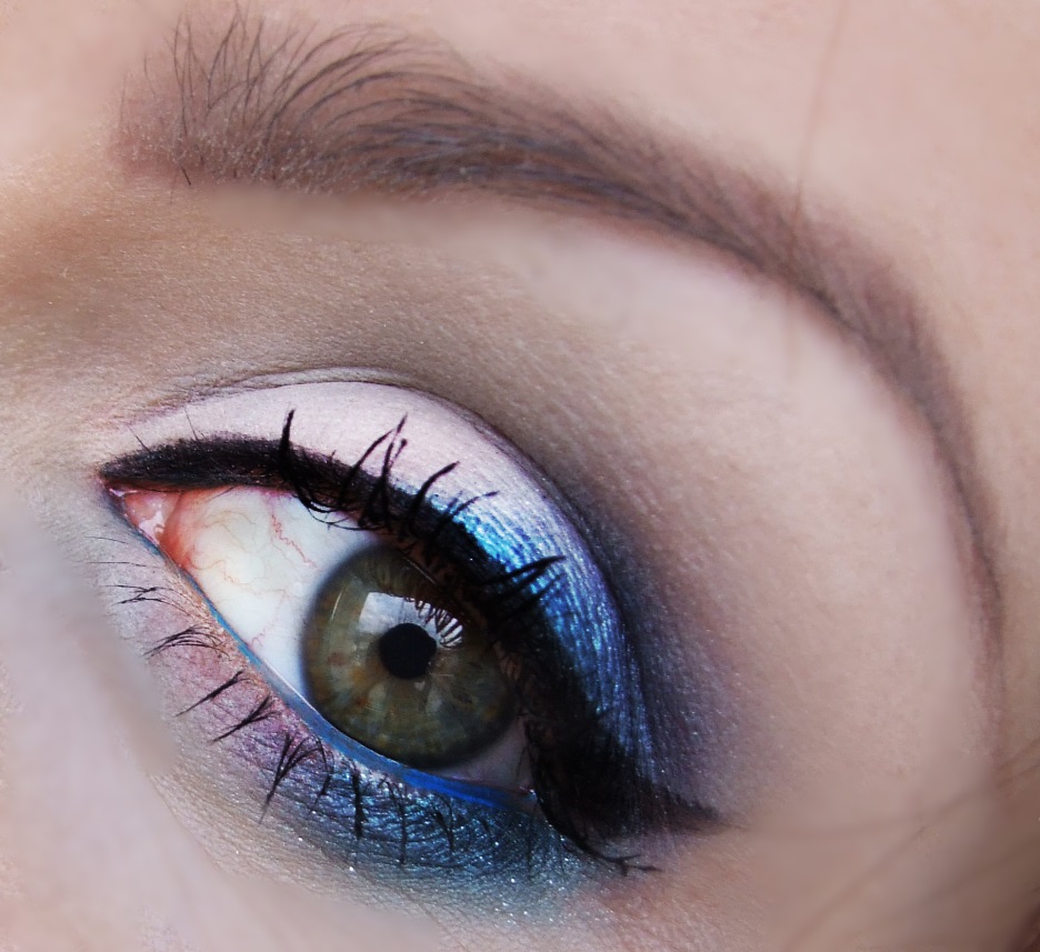 Colorful Eye Makeup Ideas for Spring - Pretty Designs