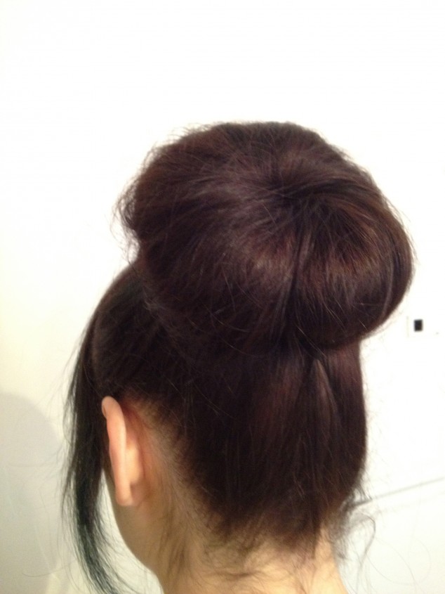 Hair Bun Tutorials - 5 Minute Bun