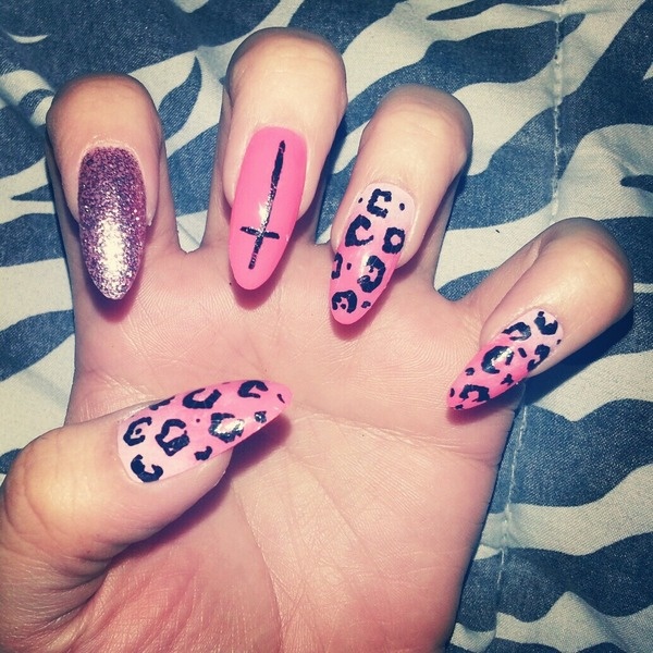 Leopard Nails