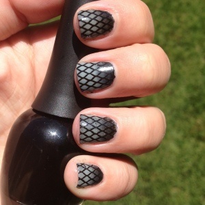 Ombre Fishnet Nails