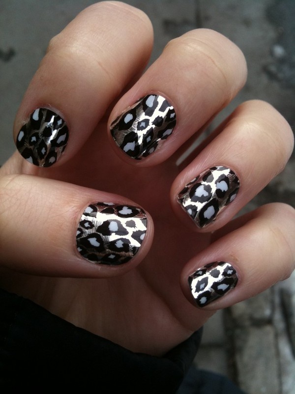 Sliver Leopard Nails