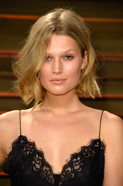 Toni Garrn Messy Cut