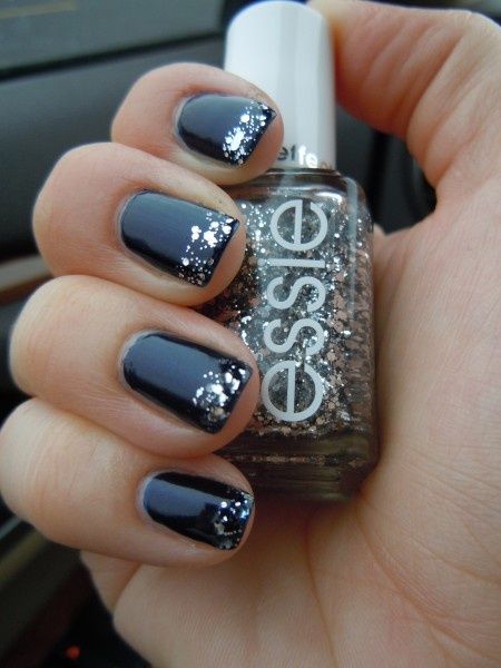 Black Nails with Glitter