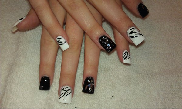 Black and White Nails for Classy Nail Designs