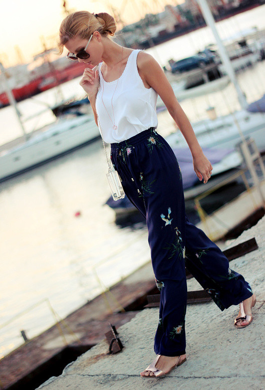 Chic Loose Pants with Floral Oriental Print