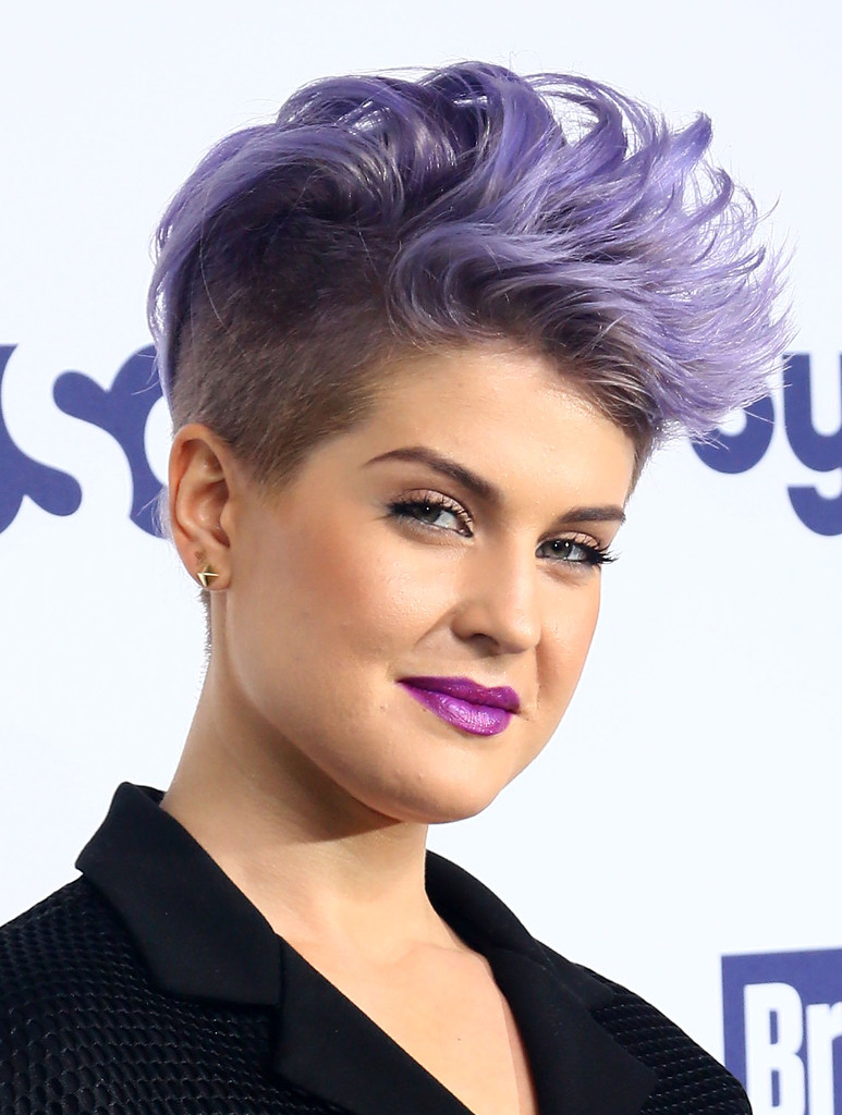 Kelly Osbourne's faux-hawk