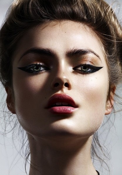 Sexy Cat Eye Makeup Idea