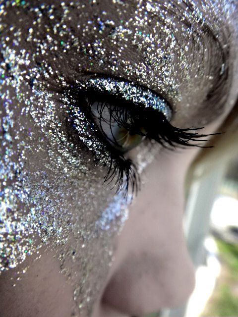 Shimmer Diva Makeup Look