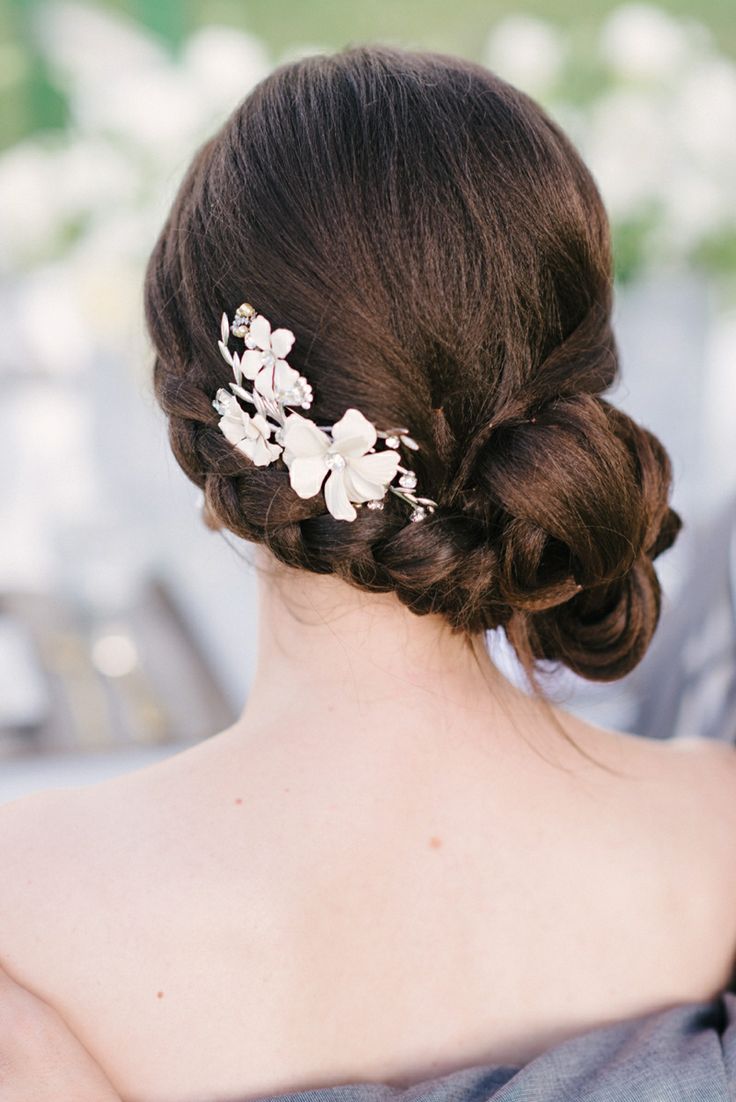 Hairstyles: Vintage Updo for Every Girl - Pretty Designs