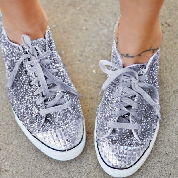 DIY Ideas: Give a New Look to Your Converse - Pretty Designs