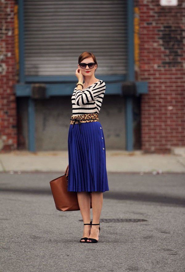 How to Wear Pleated Skirts - Pretty Designs