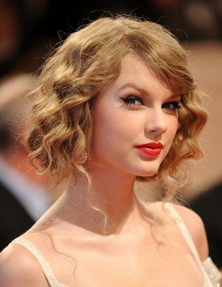 Taylor Swift Faux Bob