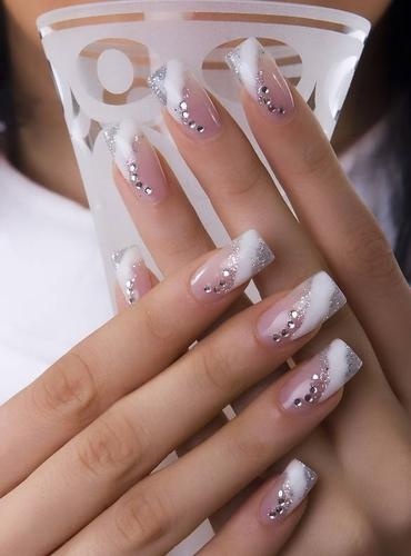 White Nail Art