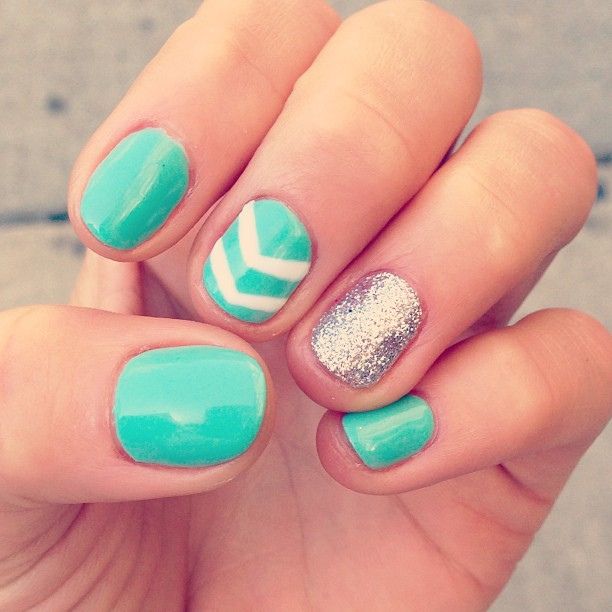 Chevron Nails