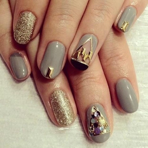 29 Glowing Golden Nail Designs for 2021 - Pretty Designs