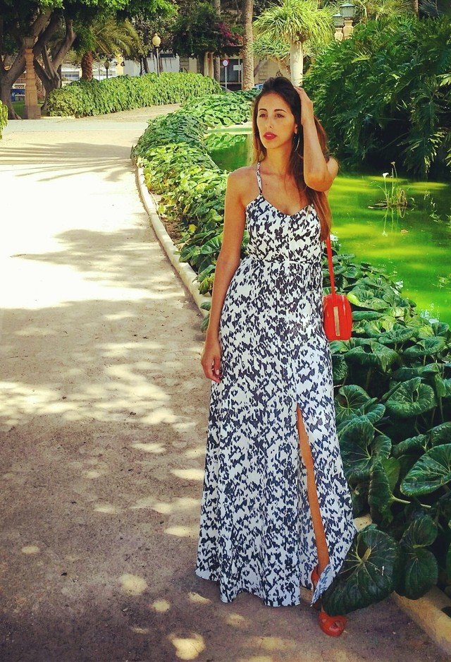 Maxi Dress with Side Leak