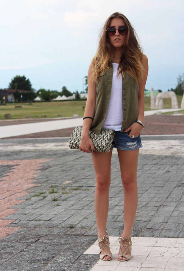 Cool Summer Outfit Ideas with Shorts - Pretty Designs