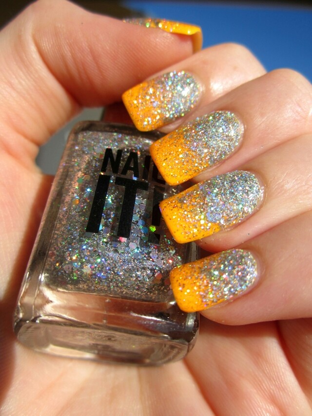 Stylish Glitter Nails