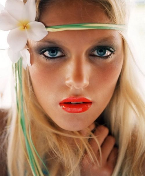 Stylish Summer Makeup for Holidays