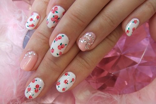 Tiny Floral Nail Design