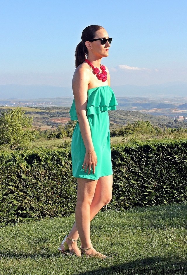 Adorable Green Dress Outfit Idea