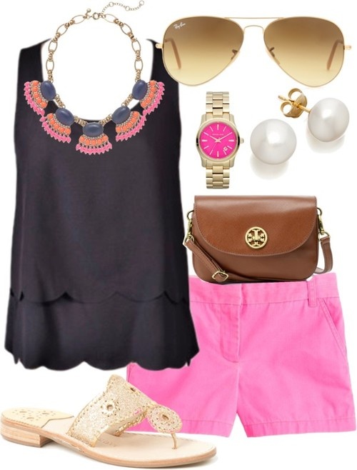 Adorable Pink Shorts Outfit Idea