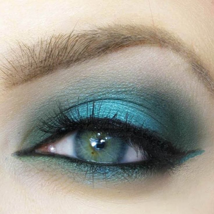 Beautiful Teal Eye Makeup