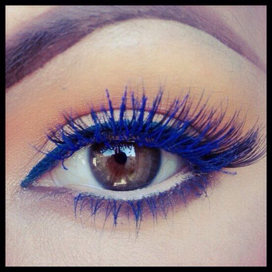 Blue Colored Mascara Look