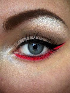 Coral Eyeliner for Underlid