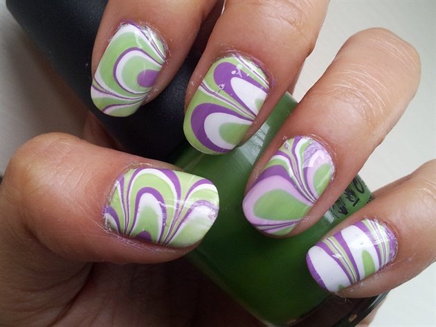 DIY Green Water Marble Nails