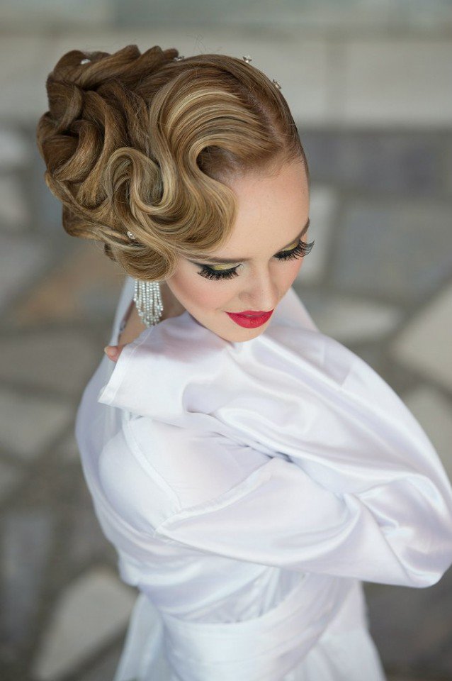 It Girl Style Vintage Curly Hairstyles - Pretty Designs