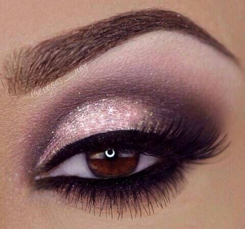 15 Attractive Winged Smokey Eye Makeup Looks for 2024 - Pretty Designs