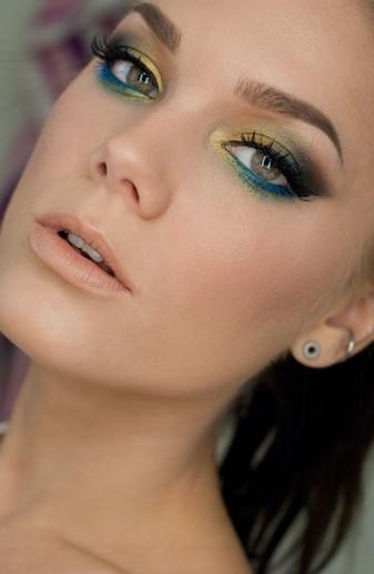 Peacock Inspired Eyeshadow