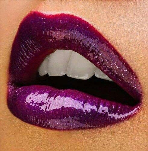 Purple Galaxy Lips Makeup