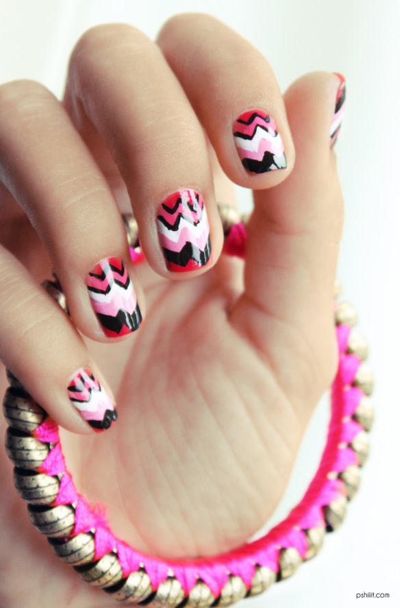 Stylish Chevron Nails