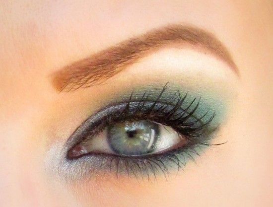 Teal and Grey Smokey Eye Makeup