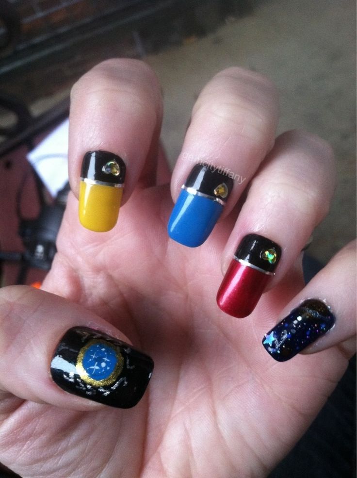 Amazing Star Trek Nail Design