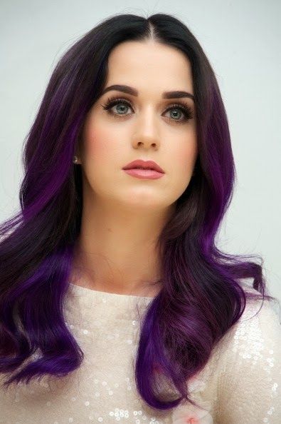 Center Parted Long Wavy Hair - Katy Perry Hairstyles