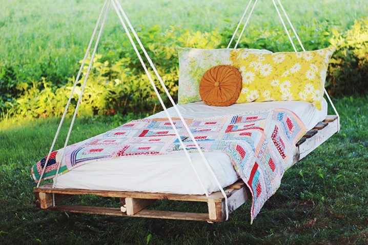 DIY Swing Bed