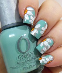 Green Daisy Nail Design