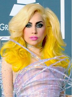 Long Wavy Yellow Hair- Lady Gaga Hairstyles