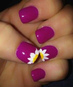 Purple Daisy Nail Design