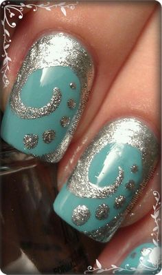 Sparkly Blue and Silver Nail Design