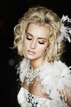 Amazing Short Curly Wedding Hairstyle