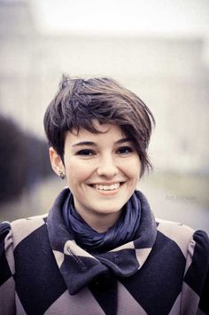 Cute Short Hairstyle for Thick Hair